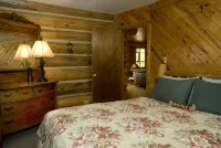 Erikas Dream - Handcrafted Log Cabin near River