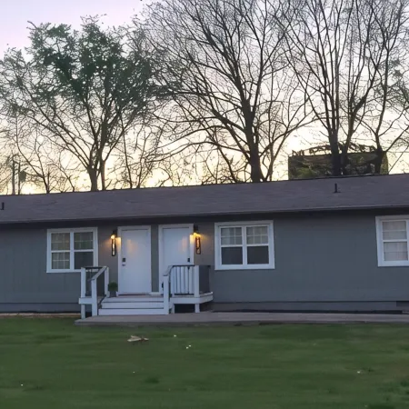 RnR Retreat-Upscale housing, contemporary decor
