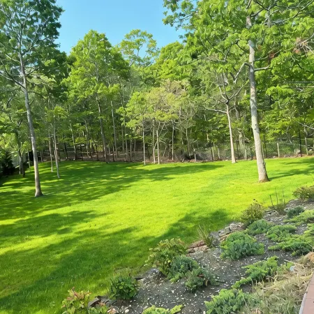 Beautiful Hamptons home  close to beaches, shopping, & restaurants!