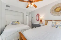 Sleeps 12•Huge PrivateDeck•Beach Gear•Pool Table•Steps to Ocean•Trailer Parking - Balkon