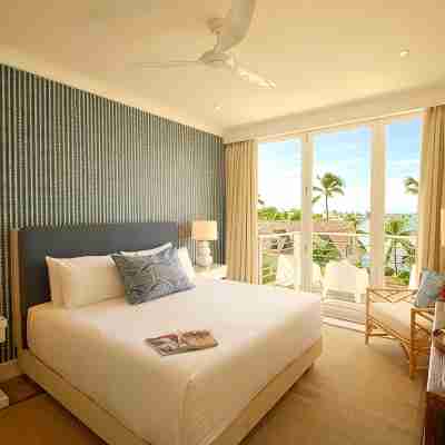 Modern and spacious villa with private pool with ocean sunset view Rooms