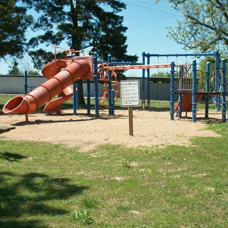 Lake House W/ Fenced Yard, Swim Dock, Marinas/Launches, 7 miles to Mtn Home, AR