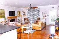 Cozy cabin on Fort Gibson Lake. Pet-Friendly!