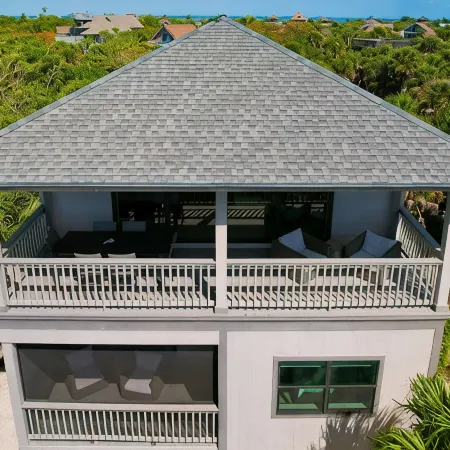 Spectacular beach front views with a short walk to members only beach Hotele w: Captiva