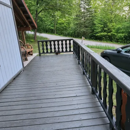 Peaceful Updated Chalet across street from Ski Brule --Right Side