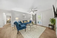 3Brlux, Uga + Downtown Athens Game Weekend Ready, Relax by the Pool - Condos
