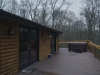 Beautiful Secluded Cabin with hot tub on 50 acres - Alphydda