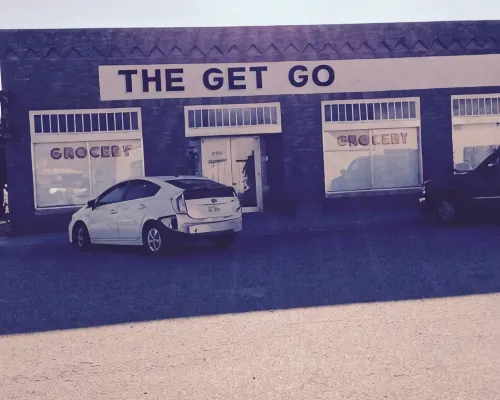 Marfa Space 1, Heart of Marfa! Walk to Main Street, Shops and Restaurants !!! マーファのホテル