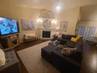 Great home, close to town, quiet be I neboorhood