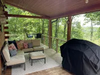 Spacious Mountain Home Close to Blue Ridge Pkwy w/ Hot Tub