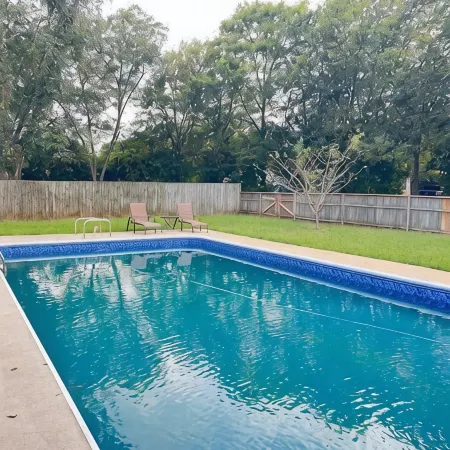 Cozy & Private home w/ in-ground pool