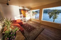 Beautiful, quiet place to stay with lovely beach access and stunning views. - Apartments