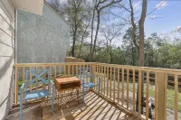 Oakwell Townhome - King Bed Suite minutes from Texas A&M - Homestays