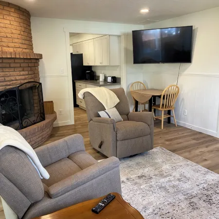 Verda Lane Villa Keizer, Oregon Отели в г. Кейзер