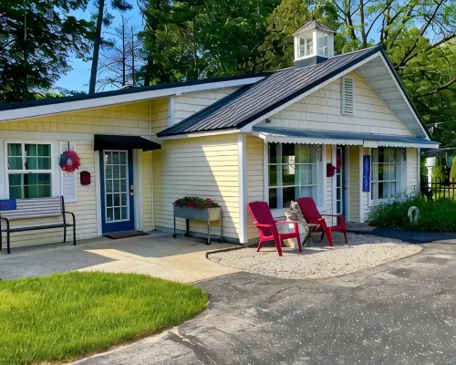 Enjoy the beautiful views of the Muskegon River near Hardy Dam and Dragon Trail Hotels in Newaygo County