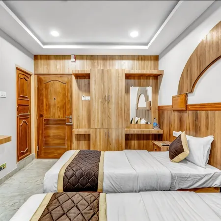 Wooden Park Hotel - Near DLF IT Park Отели рядом с достопримечательностью «Бизнес-комплекс DLF IT Park»