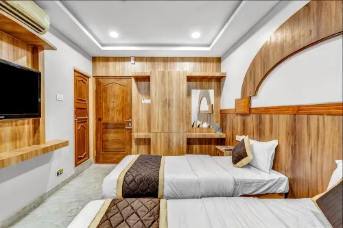 Wooden Park Hotel - Near DLF IT Park - 2-Star