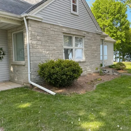 Roomy Quiet Home Overlooking Lake Michigan