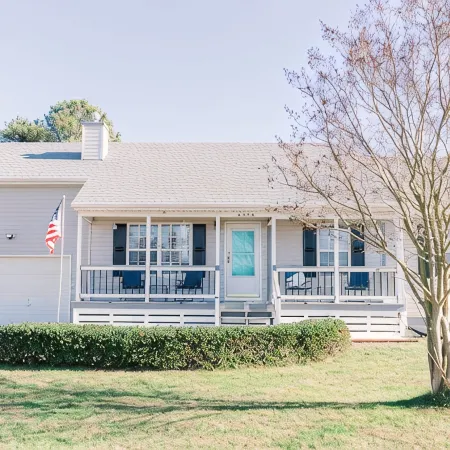 Newly Renovated, 4Bd 2 BA, 1 Full Acre, Sleeps 8, and is Pet Friendly.