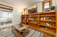 New! Lovely 1BR. Walk to Main St - 4-Star
