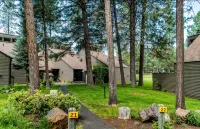 Recently Remodeled Golf Course Condo w/ A/C, SHARC Passes, Bikes & Pet Friendly - 4 Sao