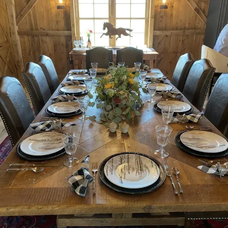 Annabel Lee Barn ~ A Getaway of Warmth & Charm!
