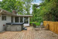 Venetian Gardens Oasis Near Beach W/ Hot tub and Arcade - Boutique