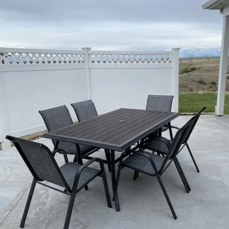 SPORTSMAN'S PARADISE, 5 Bedroom Home in Fort Peck, Montana