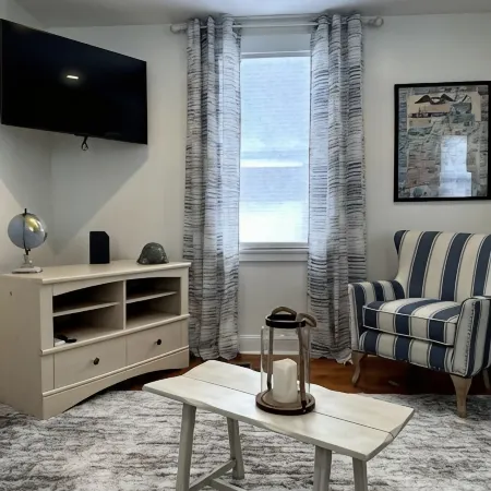 Down Town Salem brand-new 1bdr apt