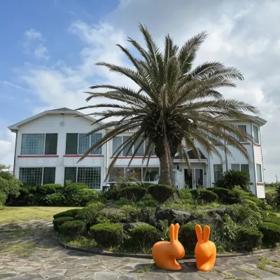 Jeju Ddoolle Pension 思索の庭園周辺のホテル