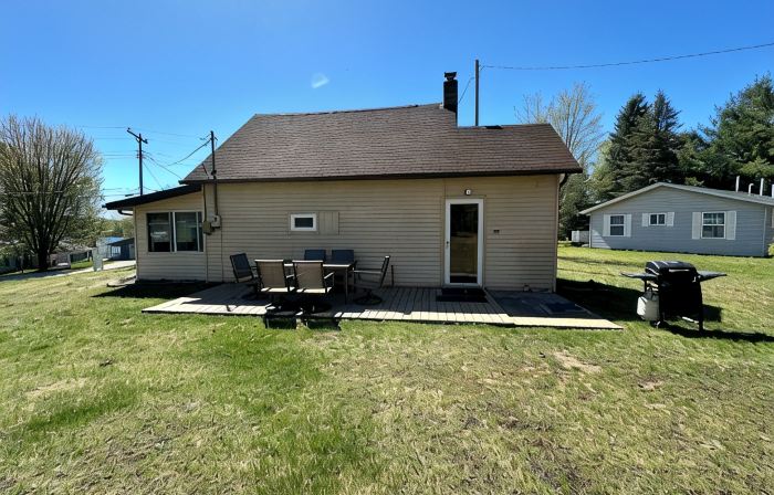 Rocky Racoon's Rustic Retreat at Sage Lake!  Dock slip & tons of fun await!!