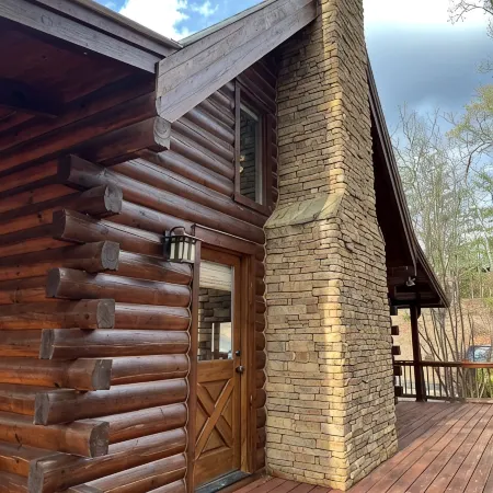 Cozy Mountain Hideaway + Hot Tub + Mins to Downtown Dahlonega