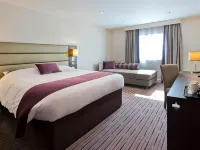 Premier Inn Glasgow Braehead Hotels near Pollock House