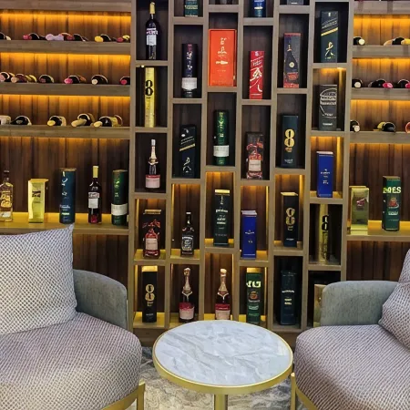 LINTOC HOTEL & SUITES LTD