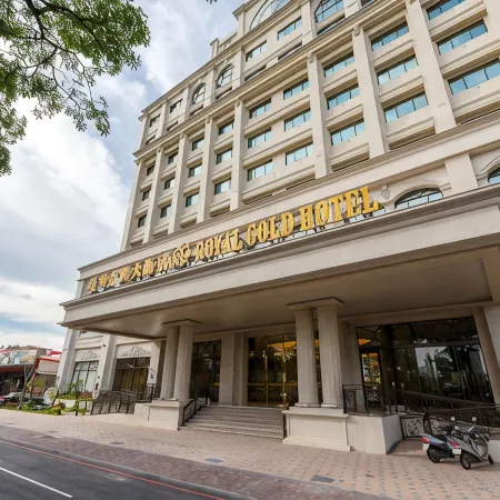 Royal Gold Hotel Отели рядом с достопримечательностью «Академия Пиндуна»