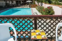Beautiful home with pool,  private, close to UA & Downtown, arts. Great prices! - สระว่ายน้ำส่วนตัว