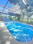 Cheerful 1 bedroom guest suite with pool and yard