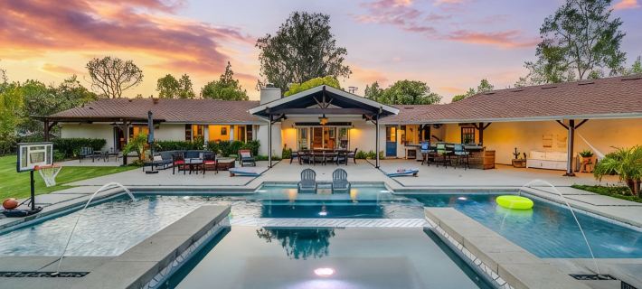 Private gated home, pool/hot tub, bbq, beach, families, summer vacation. エンシニータスのホテル