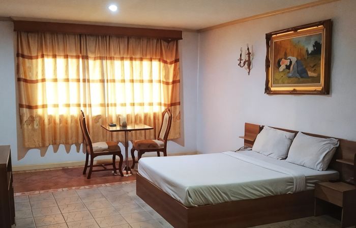 OYO 75466 13 Coins Bang Yai Hotel