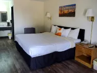 Cactus Inn and Suites Hotels in Wright County