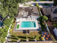 Family-Friendly Gainesville Home - Walk to UF - Pool + Sleeps 16