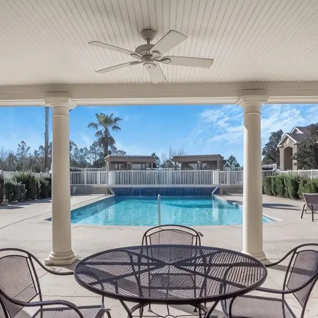 2 BR/ 2BA Condo1 King /2 Full beds Sleeps 6 close to OWA & Foley Tourism Complex
