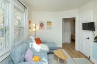Happy Happy Guest House 1bd/1ba in Quiet yet Popular Neighborhood - 4 Sao
