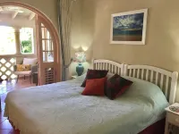 Fabulous Sugar Hill Penthouse with Roof Terrace Hoteles en Mount Standfast