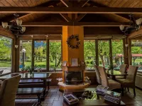 Ninemia Stay and Play Hotels in Karpenisi
