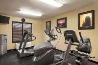 Super 8 by Wyndham Wausau - Gym