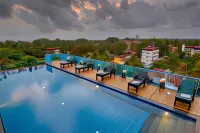 De Mandarin Goa - Rooftop Pools