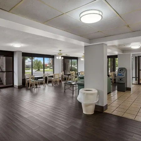 Super 8 by Wyndham Savannah