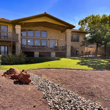 Rimview Lake Powell Home-Stunning views and a spacious family friendly home!