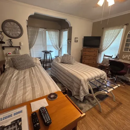 Douglas Ave Flat